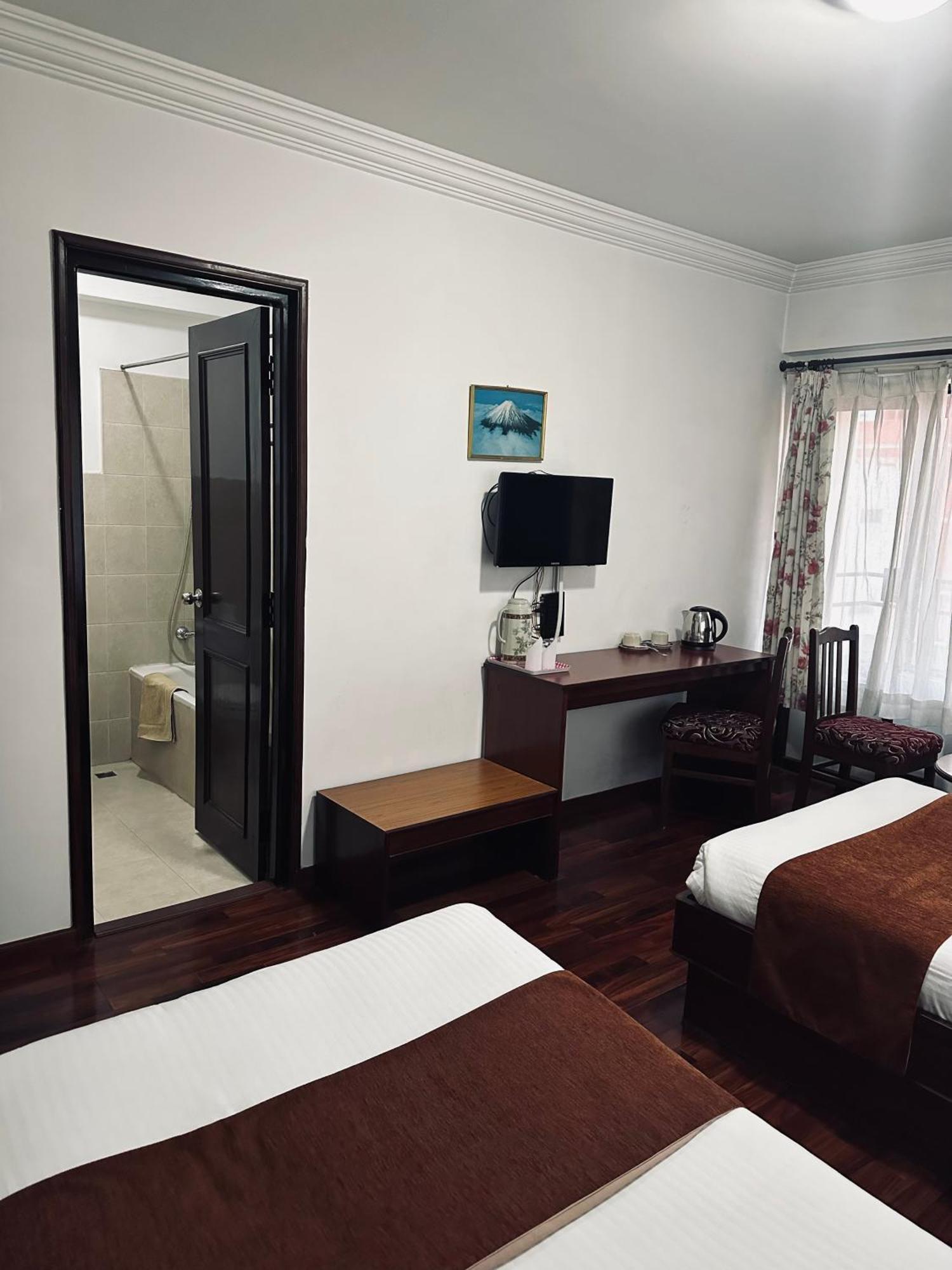 Fuji Hotel Kathmandu Ngoại thất bức ảnh