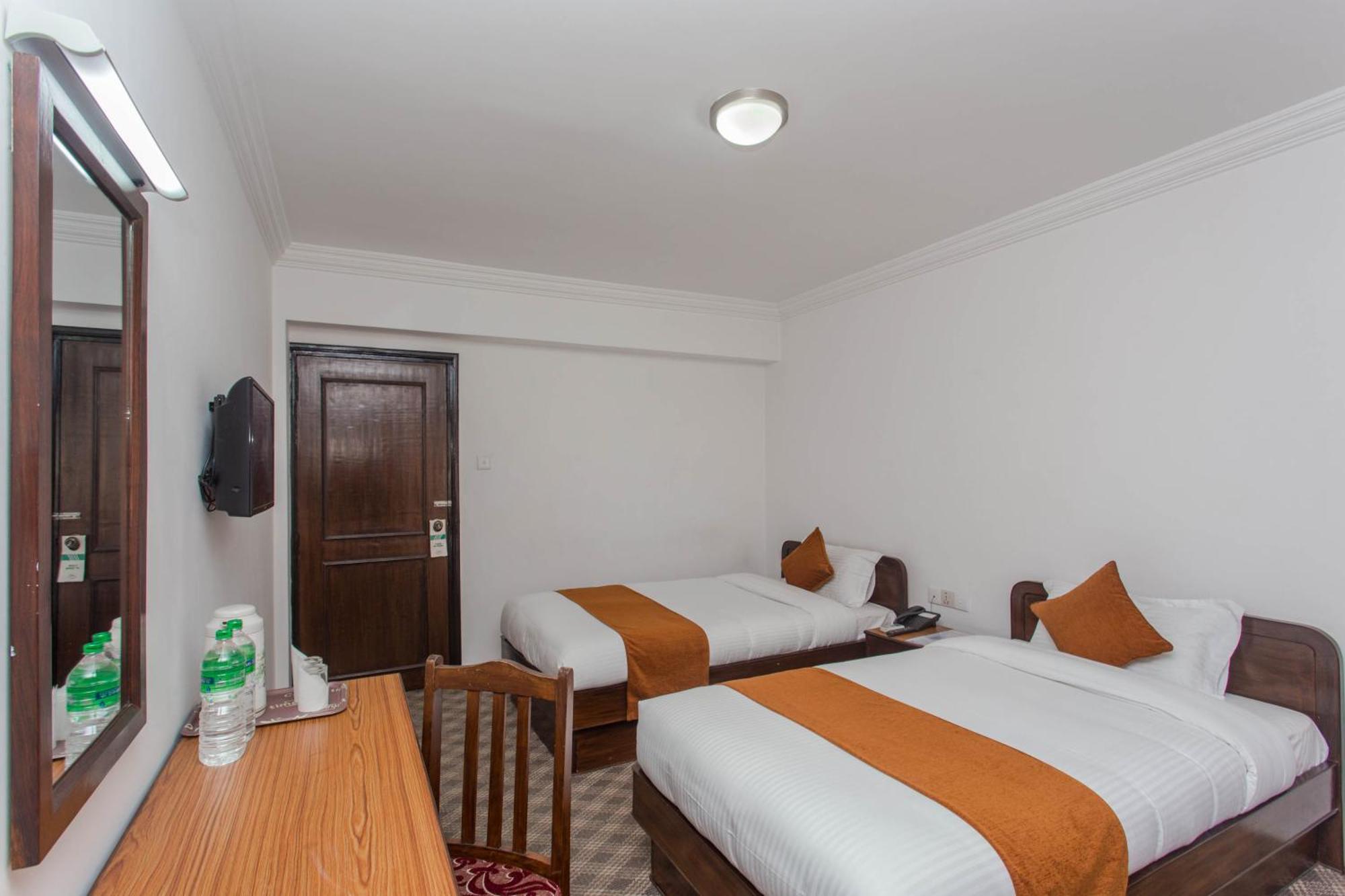 Fuji Hotel Kathmandu Ngoại thất bức ảnh