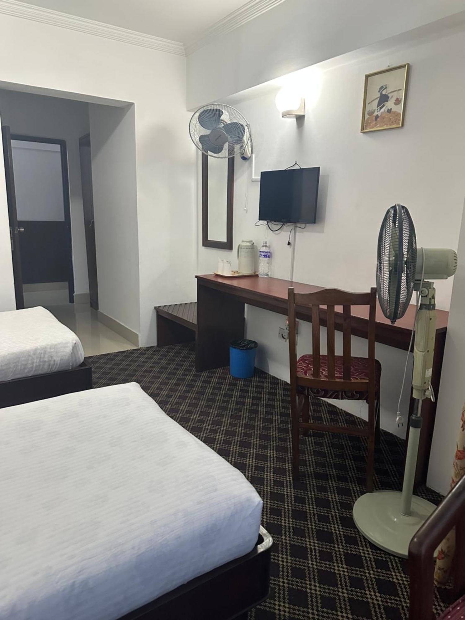 Fuji Hotel Kathmandu Ngoại thất bức ảnh